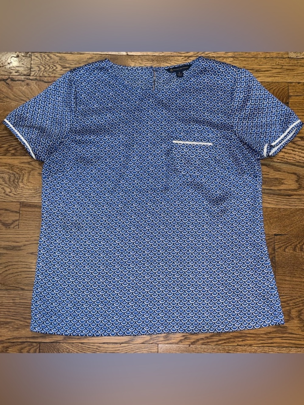 Brooks Brothers. Blue & White Floral Print Blouse. Size 6.